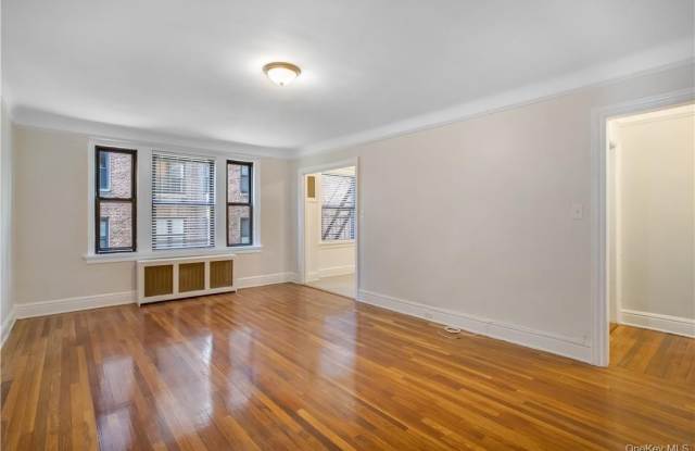 234 Martine Avenue unit: 6J