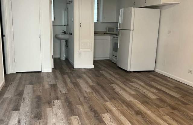 1220 WARD AVENUE APT A5