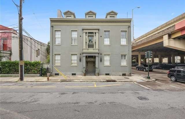 1115 PRYTANIA Street
