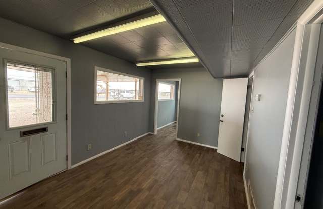 8320 N County Road W