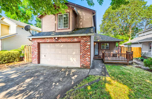 3BR + 2.5BA Two-Story Home — 2-Car Garage, Fenced Yard & Large Deck on a Cul-de-Sac (Beaverton / Aloha)