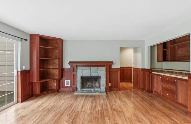 Ground Level 2 Bedroom Condo in Charbonneau Community