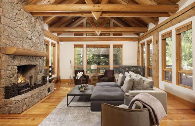 1417 Crystal Lake Road