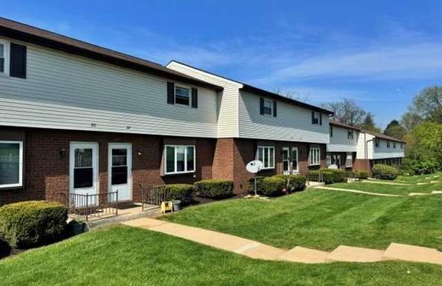 215 CATALPA Lane
