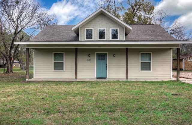 Photo of 600 Maple Street