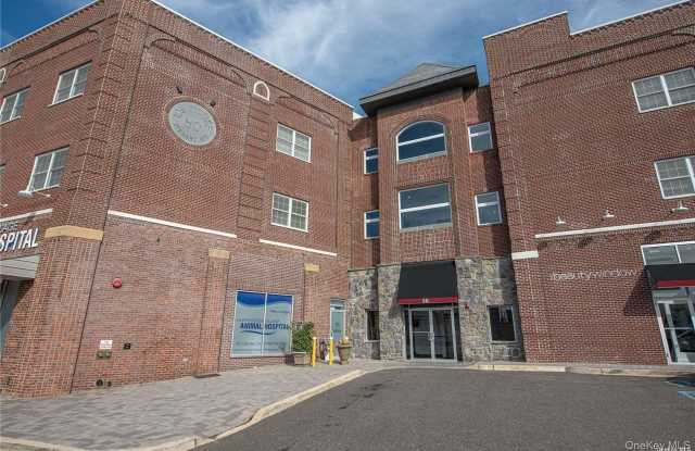 50-3K Stewart Avenue unit: 3K