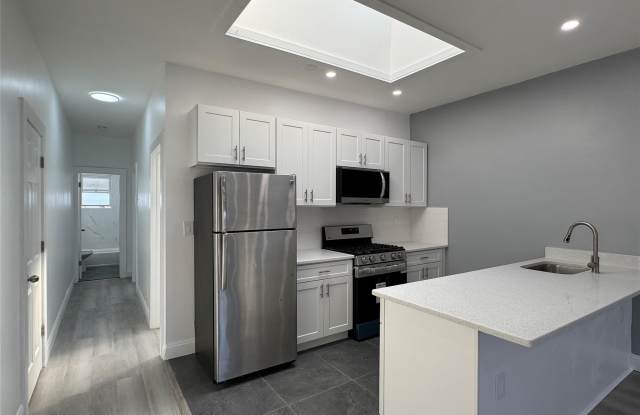 209-211 Main Street unit: 2S