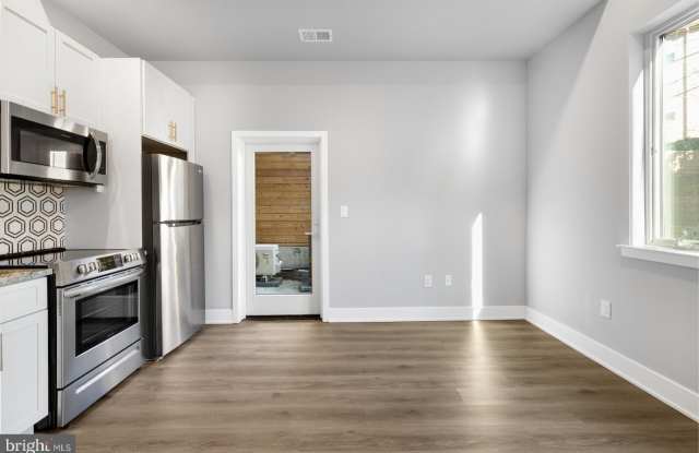 2119 N FRONT Street unit: 101