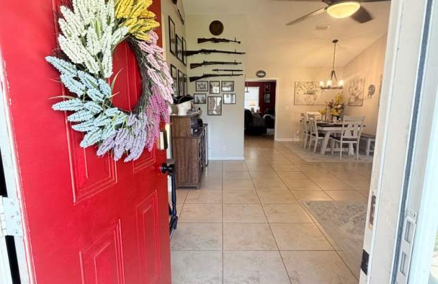 Fenced in 4 Bed 2 Bath in Mariners Landing