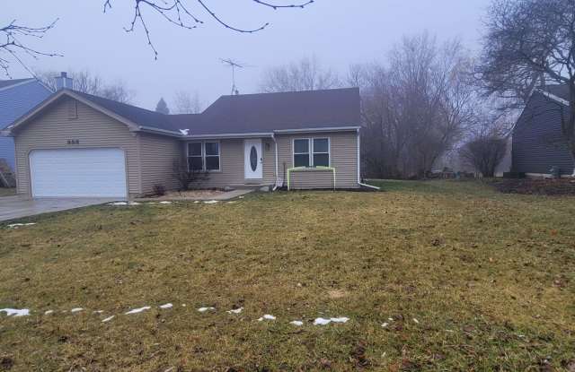 Photo of 996 Hawthorne Drive