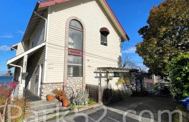 Old Town 2 Bedroom Townhouse – 2419 N 31st St, Tacoma, WA 98407
