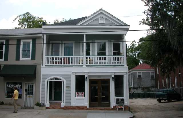 1710 Abercorn Street - Upper Unit