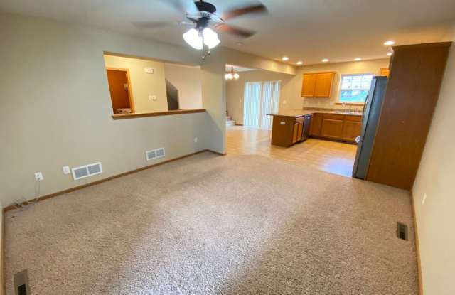Four bed/2.5 bath townhome for August 2026!