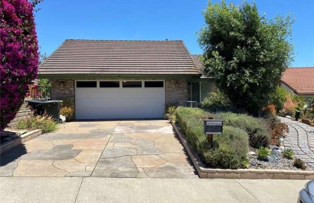 Photo of 25522 Mackenzie Street