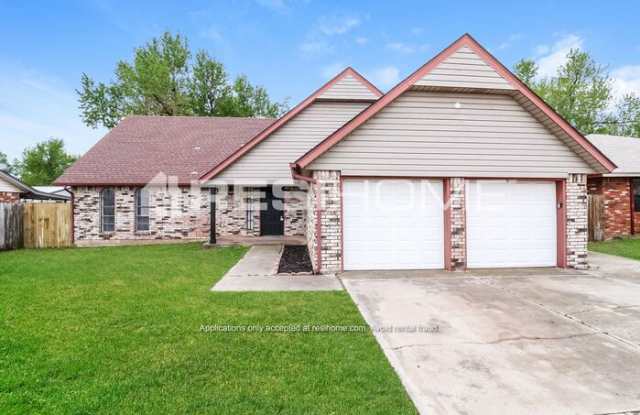 1209 South Avery Drive