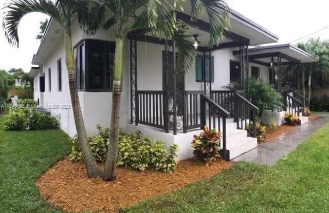 Photo of 560 NE 69th St