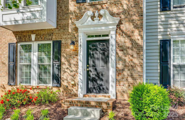 15619 Sir Charles Place