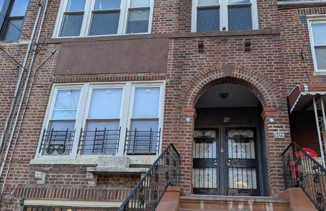 Photo of 92 East 56th Street