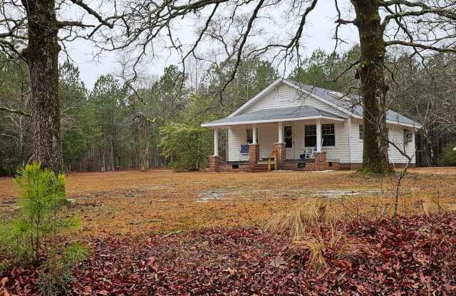 Welcome to our idyllic cottage retreat, where comfort meets tranquility in every corner. - 363 Oldham Road, Moore County, NC 27376