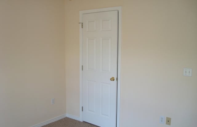 7501 CLIFF COTTAGE Drive