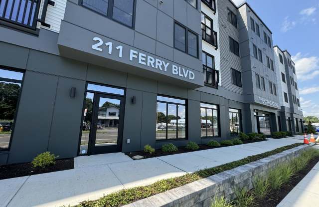 211 Ferry Blvd unit: 202