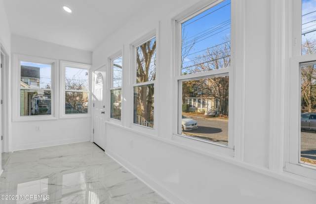 253 S Pearl Street S unit: B