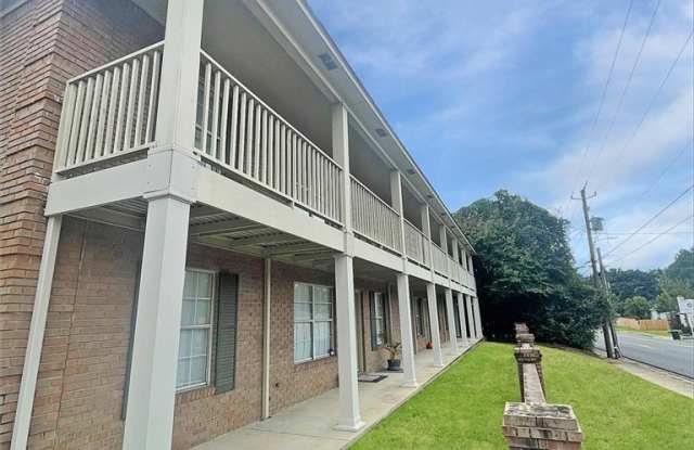 1813 Hackberry Lane
