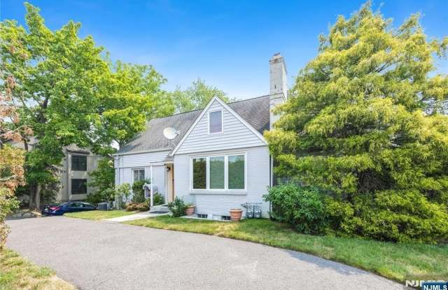 700 Kinderkamack Road