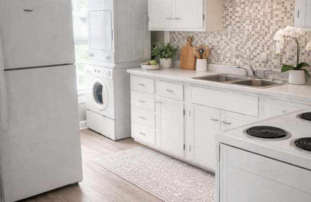 ***Relax, Entertain, and Feel at Home on W Jackson Street***