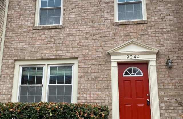 9244 SPRUCEWOOD Road