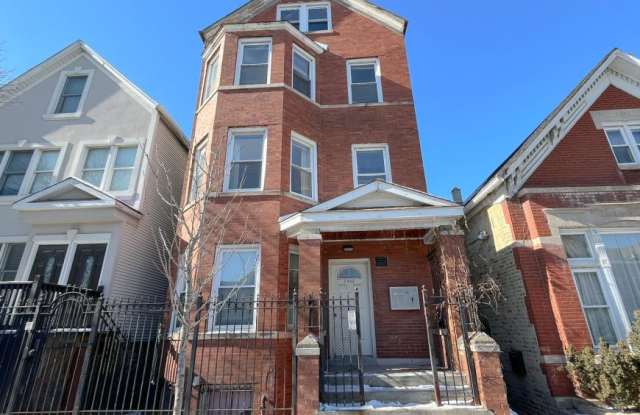 Photo of 2442 North Ashland Ave.