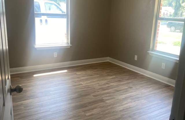 3343 39th Avenue - A