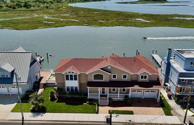 Photo of 802 N Harvard Ave