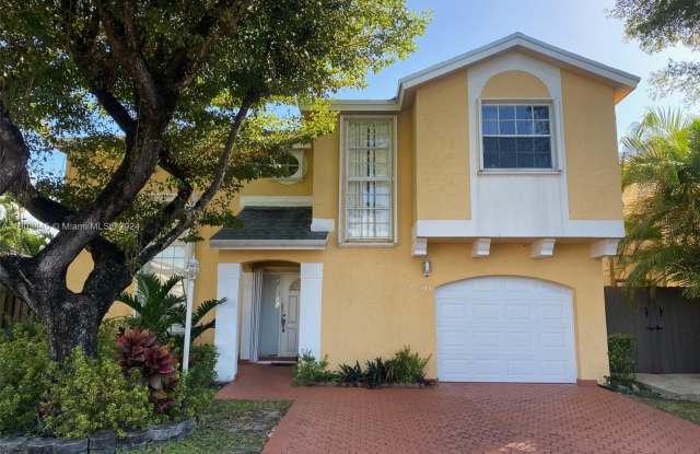 10046 NW 51st Ter