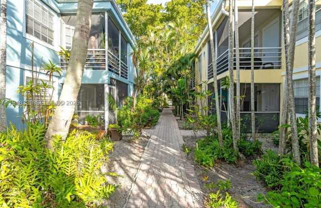 320 SE 10th Ave