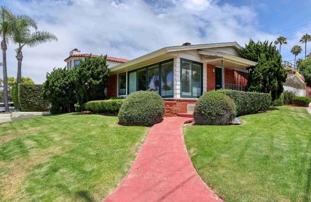 8405 Paseo Del Ocaso