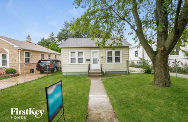 519 South Elmwood Avenue - 519 South Elmwood Avenue, Waukegan, IL 60085