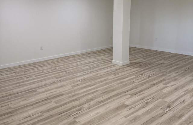 623 S Boston Place unit: E