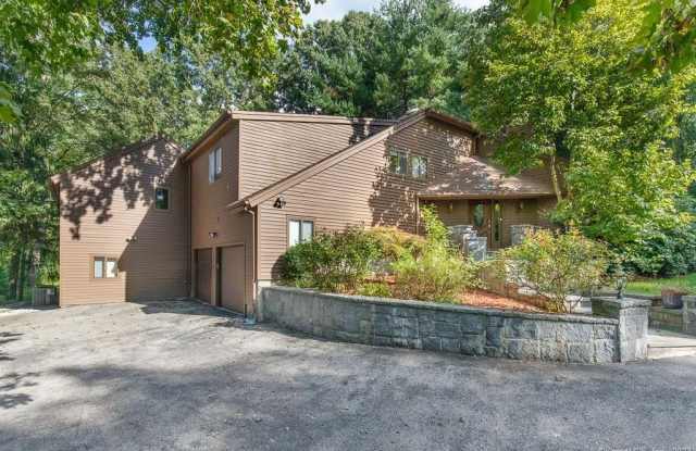 Photo of 585 Webbs Hill Road