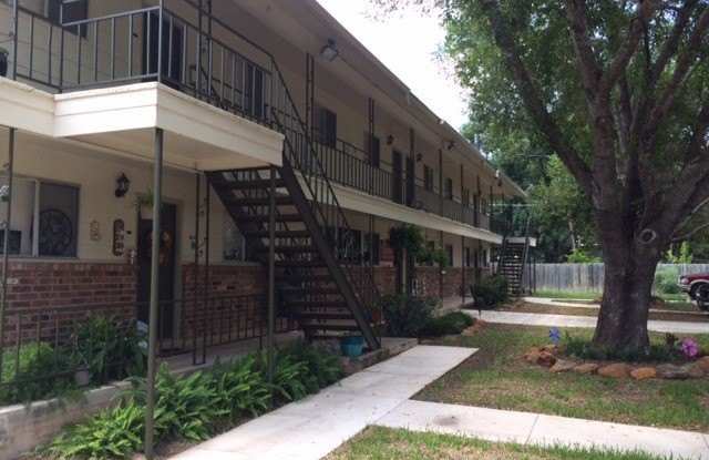 Photo of 2500 AVENUE E unit: 1B