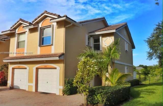 5401 NW 89th Ave - 5401 Northwest 89th Avenue, Sunrise, FL 33351