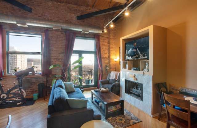 1550 S Indiana Avenue