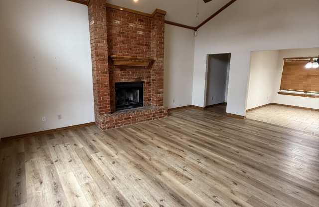 6914 Northwest Surreywood Place