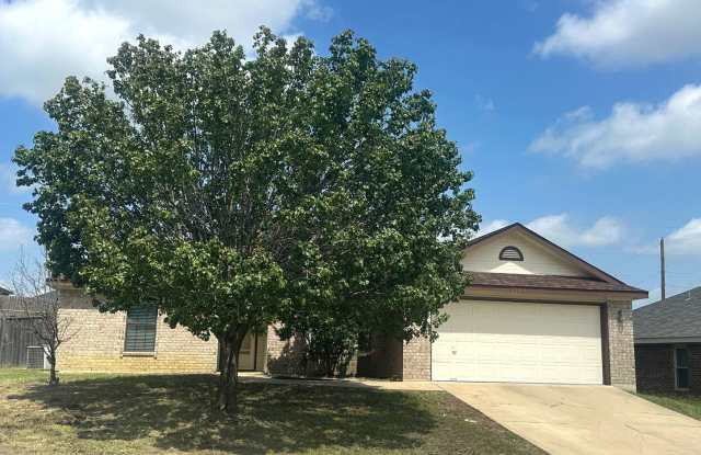 Photo of 2703 Curtis Drive - Call LONGHORN PROPERTIES @ 254-526-0382 FOR DETAILS
