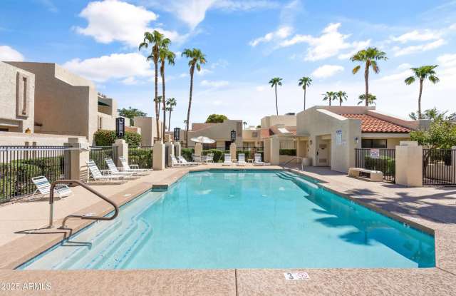 Photo of 719 E LOLA Drive