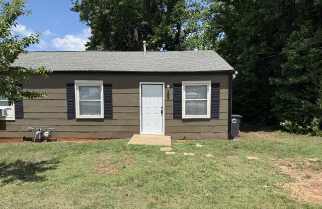 2016 Colonial Avenue