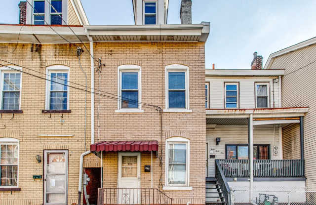 2 bedroom townhome in Bloomfield!