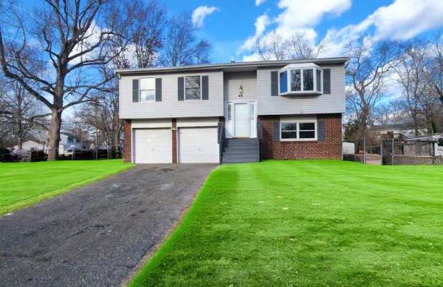 45 Woodland Dr