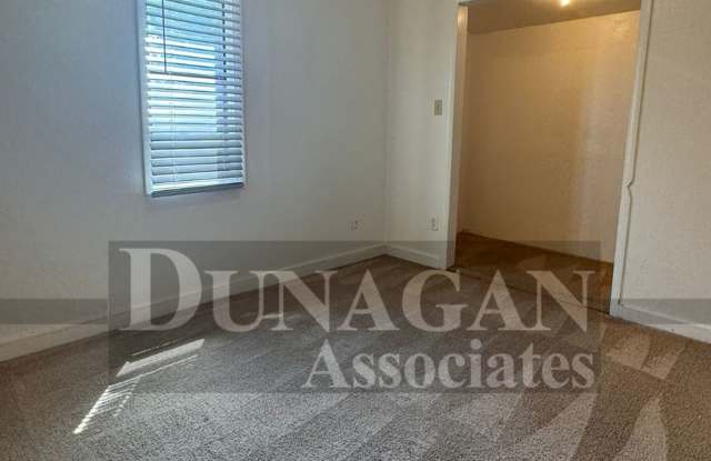 2 Bedroom 1 Bath home Central Heating and Cooling