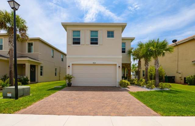 713 NW Leonardo Circle